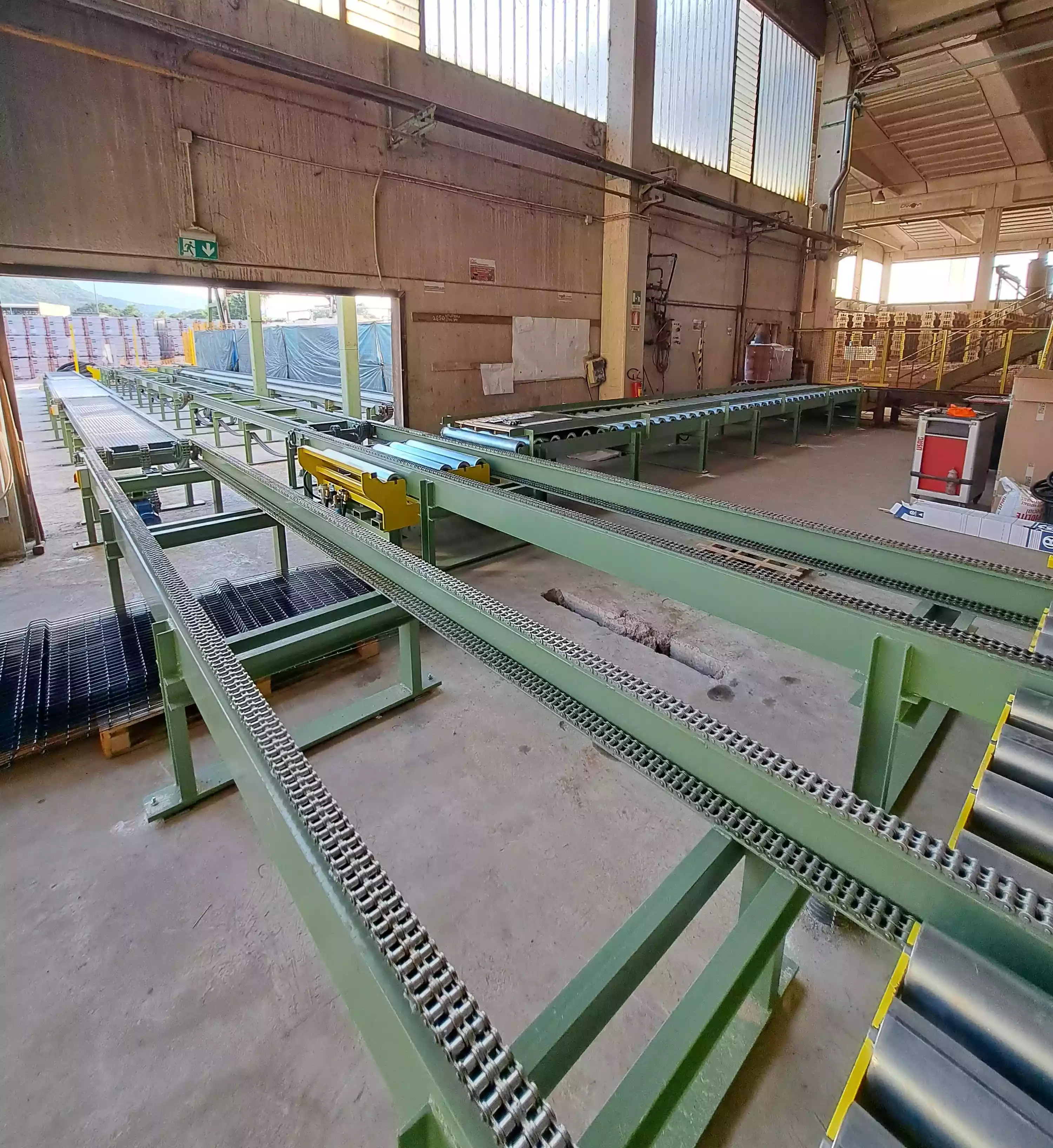 Linea trasporto bancali tegole — foto 2 di 3